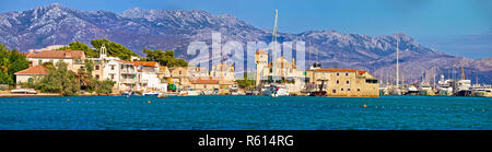 Kastel Gomilica waterfront Panoramaaussicht Stockfoto