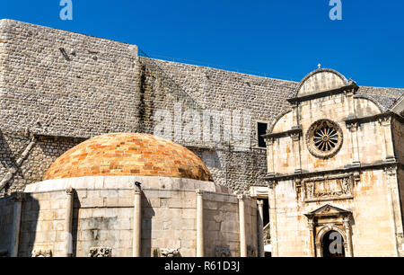 Blick auf die Kirche St. Saviour in Dubrovnik, Kroatien Stockfoto