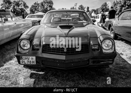 Muscle Car Chevrolet Camaro Z28 (zweite Generation), 1979. Schwarz und Weiß. Ausstellung 'Die Oldtimer Show 2018". Stockfoto