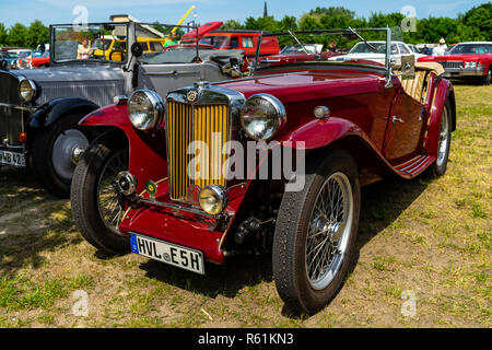 PAAREN IM GLIEN, Deutschland - 19. MAI 2018: Sportwagen MG TC Midget. Oldtimer-show 2018 sterben. Stockfoto