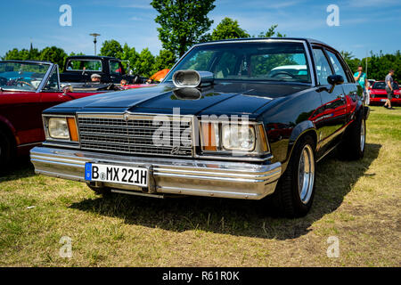 PAAREN IM GLIEN, Deutschland - 19. MAI 2018: Mittelklasse Chevrolet Malibu Classic, 1979. Oldtimer-show 2018 sterben. Stockfoto