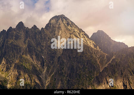 Blick auf die Lomnitzer Stit in Hohe Tatra Stockfoto