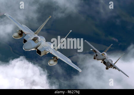 United States Air Force (USAF) McDonnell Douglas F-15 Eagle auf der Flucht. Im Royal International Air Tattoo (RIAT) fotografiert. Stockfoto
