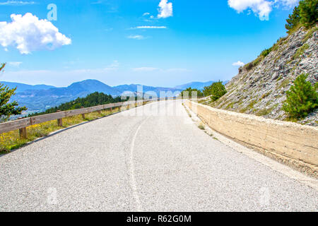 Landschaft der Nationalpark Pollino, eine große Naturpark in der Basilicata und Kalabrien, italienische Regionen Stockfoto