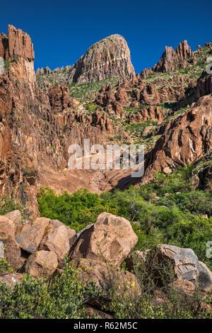 Das Flatiron, von Siphon zeichnen Trail, Superstition Mountains, Tonto National Forest, in der Nähe von Lost Dutchman State Park, in der Nähe von Apache Junction, Arizona, USA Stockfoto