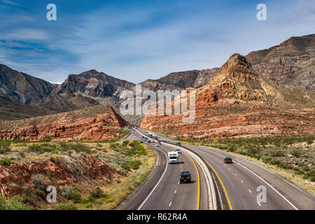 I-15 Interstate Freeway in Virgin River Gorge, Arizona Strip District, Arizona, USA Stockfoto