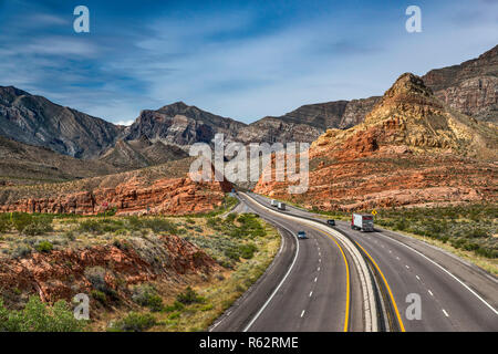 I-15 Interstate Freeway in Virgin River Gorge, Arizona Strip District, Arizona, USA Stockfoto