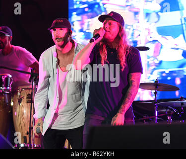 FORT LAUDERDALE FL - Dezember 01: Jared 'Dirty J' Watson und Dustin 'DB uddy' Bushnell der schmutzigen Köpfe durchführen, während das Riptide Music Festival am Fort Lauderdale Beach am 1. Dezember 2018 in Fort Lauderdale, Florida. Credit: MPI04/MediaPunch Stockfoto