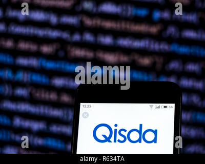 Kiew, Ukraine. 3 Dez, 2018. Qisda Corporation Logo auf dem Smartphone angezeigt. Quelle: Igor Golovniov/SOPA Images/ZUMA Draht/Alamy leben Nachrichten Stockfoto