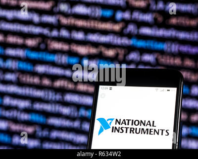 Kiew, Ukraine. 3 Dez, 2018. National Instruments Corporation Logo auf dem Smartphone angezeigt. Quelle: Igor Golovniov/SOPA Images/ZUMA Draht/Alamy leben Nachrichten Stockfoto