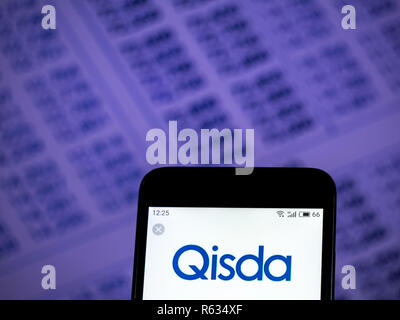 Kiew, Ukraine. 3 Dez, 2018. Qisda Corporation Logo auf dem Smartphone angezeigt. Quelle: Igor Golovniov/SOPA Images/ZUMA Draht/Alamy leben Nachrichten Stockfoto