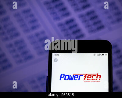 Kiew, Ukraine. 3 Dez, 2018. Powertech Technologie Firmenlogo auf dem Smartphone angezeigt. Quelle: Igor Golovniov/SOPA Images/ZUMA Draht/Alamy leben Nachrichten Stockfoto