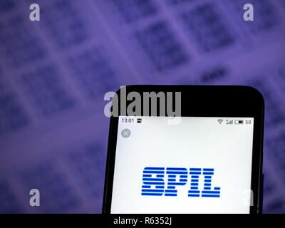 Kiew, Ukraine. 3 Dez, 2018. Siliconware Precision Industries Logo auf dem Smartphone angezeigt. Quelle: Igor Golovniov/SOPA Images/ZUMA Draht/Alamy leben Nachrichten Stockfoto