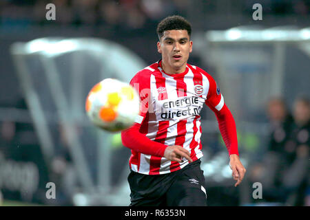 EINDHOVEN, Jan Louwers Stadion, 03-12-2018 Fußball, Niederländische Keuken Kampioen Divisie, Saison 2018-2019, Jong PSV-Go Ahead Eagles. PSV-Jugend Spediteur Zakaria Aboukhlal auf den Ball während des Spiels Jong PSV-Go Ahead Eagles. Stockfoto