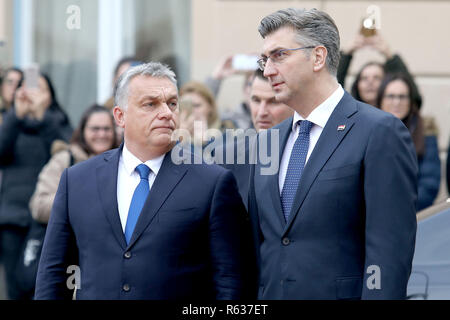 Zagreb, Kroatien. 3 Dez, 2018. Der kroatische Premierminister Andrej Plenkovic (R) trifft sich mit ungarische Ministerpräsident Viktor Orban in Zagreb, Kroatien, Dez. 3, 2018. Der zweitägige Gipfel der Zentraleuropäischen Initiative (CEI) begann hier am Montag. Premierminister von sechs europäischen Nationen und andere hohe Vertreter kamen Fragen der Sicherheit und Wirtschaft zu erörtern. Credit: Patrik Macek/Xinhua/Alamy leben Nachrichten Stockfoto