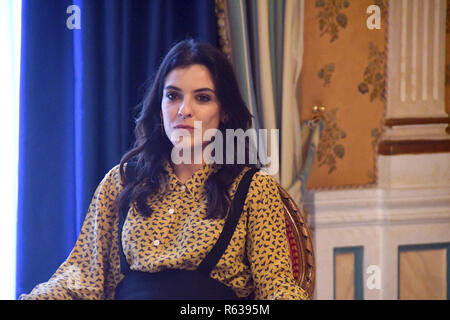 Rom, Italien. 3. Dezember 2018. Hotel Parco dei Principi - Präsentation Film "LA PRIMA PIETRA" Caterina Bertone in der Rolle des segretaria Credit: Giuseppe Andidero/Alamy leben Nachrichten Stockfoto