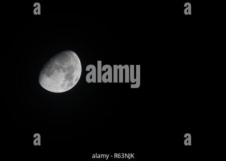 Waxing Gibbous Mond vom 30. Oktober 2017 Landschaft Stockfoto