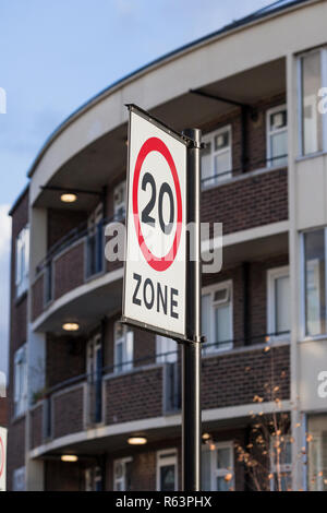 20 Meile pro Stunde Höchstgeschwindigkeit Zeichen, Stoke Newington, London, UK, England Stockfoto