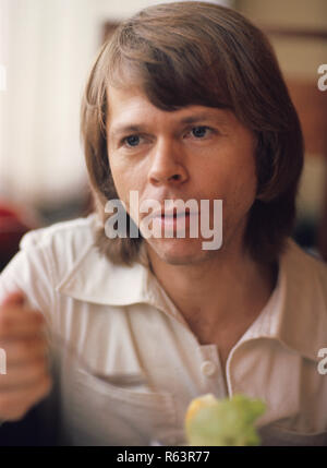 Drei Songs in Den Haag aufgenommen, für die niederländischen TV-Programm "een van de acht' am 23. November 1976, Den Haag, Niederlande - 1976, *** Local Caption *** Björn Ulvaeus Stockfoto