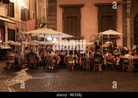 Im Freien zu essen, Rom, Italien Stockfoto
