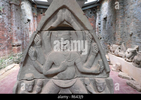 Mein Sohn, Vietnam - steinbildhauerei von Shiva Abbildung unter den alten hinduistischen Tempel Ruinen der Champa Dynastie um Mein Sohn Vietnam im Jahr 2018 Stockfoto