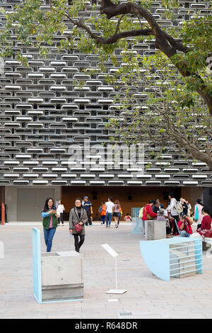 JC Contemporary Museum (entworfen von Herzog und de Meuron) in Tai Kwun Zentrum für Geschichte und Kunst, Central, Hong Kong Stockfoto