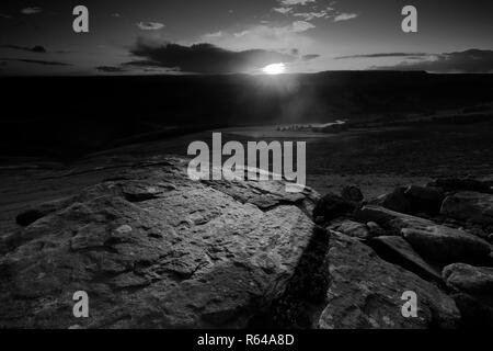 Sonnenuntergang über den Derwent Mauren, Obere Derwent Valley Nationalpark Peak District, Derbyshire, England, Großbritannien Stockfoto