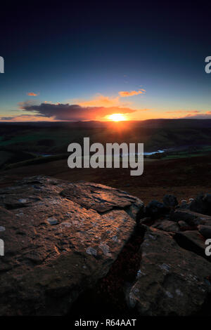 Sonnenuntergang über den Derwent Mauren, Obere Derwent Valley Nationalpark Peak District, Derbyshire, England, Großbritannien Stockfoto