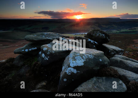 Sonnenuntergang über den Derwent Mauren, Obere Derwent Valley Nationalpark Peak District, Derbyshire, England, Großbritannien Stockfoto