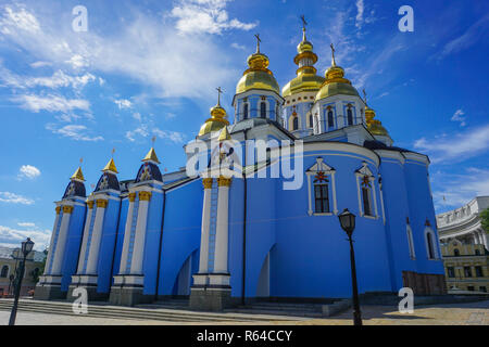 Kiew Saint Michael's Goldene Kuppel Klosterkirche zurück Seite malerische Ansicht Stockfoto