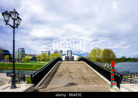 Minsk Söhne des Vaterlandes Denkmal auf kleine Insel der Tränen an Svislach River Bridge View Stockfoto