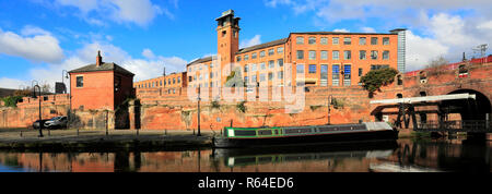 Das lebensmittelgeschäft Lager Ruinen und Bridgewater Canal, Castlefield, Manchester, Lancashire, England, Großbritannien Stockfoto