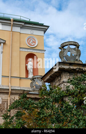 Die kalte Badewanne Pavillion und Achat Zimmer im Catherine Palace, Zarskoje Selo, St. Petersburg, Russland. Stockfoto