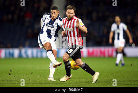 West Bromwich Albion Jake Livermore (links) und des Brentford Alan Judgebattle für die Kugel während des Skybet Championship Match in West Bromwich, West Bromwich. Stockfoto