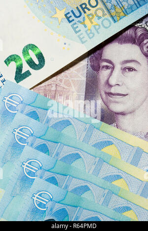 Zwanzig Euro und Pfund Stockfoto