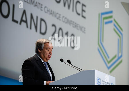 Der Generalsekretär der Vereinten Nationen, Antonio Guterres beobachtet, als er während der feierlichen Eröffnung der Konferenz COP 24 UN-Klimakonferenz 2018. Stockfoto