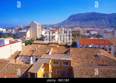 Überblick über die Stadt von der Burg. Denia, Alicante, Comunidad Valenciana, Spanien. Stockfoto