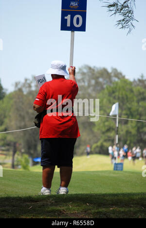 Marshall hält "Ruhe bitte!" Schild an der Australian PGA Championship 2018, RACV Royal Pines Resort, Gold Coast, Queensland, Australien. Stockfoto