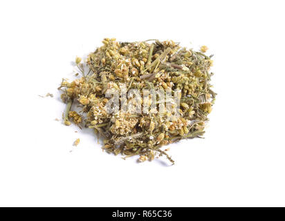 Getrocknete Heilpflanzen Rohstoffe isoliert auf Weiss. Achillea Blumen Stockfoto