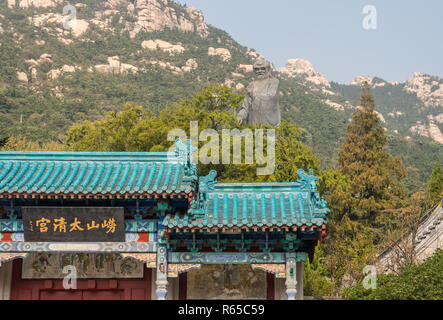 Statue von Lao Tze im Laoshan in der Nähe von Qingdao Stockfoto