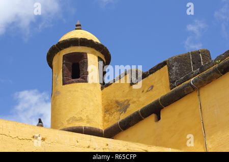 Kleine Turm der Festung San Tiago in Funchal. Stockfoto