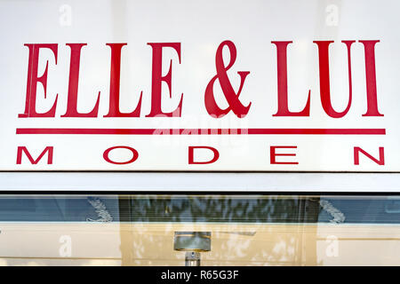 Wiesbaden, Deutschland - 03. Juni 2018: ELLE & LUI Logo auf einer Fassade in Wiesbaden in einem Modegeschäft. Stockfoto