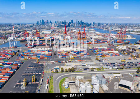 Luftbild des Containerterminals in Melbourne, Australien Stockfoto