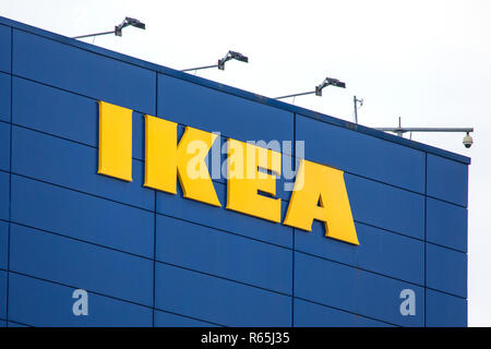 COVENTRY, Großbritannien - 26.JULI 2018: Die IKEA-Zeichen auf der Außenseite eines ihrer Geschäfte in Großbritannien, am 26. Juli 2018. Stockfoto