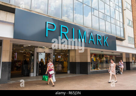 COVENTRY, Großbritannien - 26.JULI 2018: Die Primark store in Coventry City Centre, am 26. Juli 2018. Stockfoto
