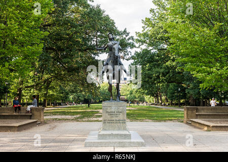 Washington, D.C. Reiterstandbild von Johanna von Orléans (Jeanne d'Arc), die von Paul Dubois und Meridian Hill Park Stockfoto