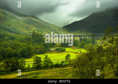 Glenfinnan Eisenbahnviadukt am Loch Shiel in Schottland Stockfoto
