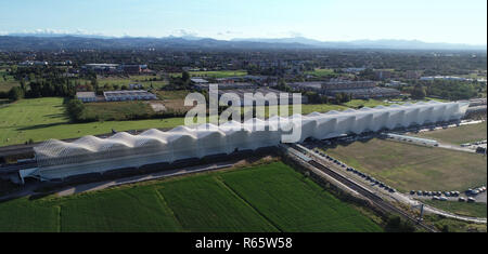 Luftaufnahme von AV Mediopadana High Speed Railway Station von Santiago Calatrava in Reggio Emilia, Italien Stockfoto