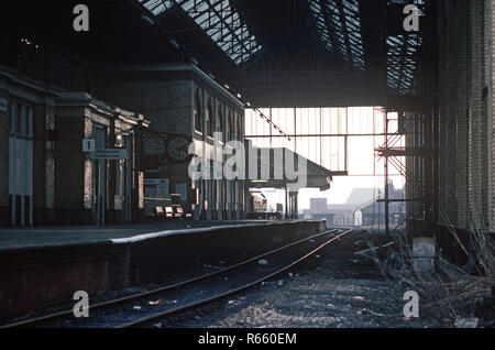 Blackburn Station auf der British Rail Preston zu Colne Eisenbahnlinie, Lancashire, Großbritannien Stockfoto