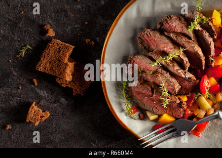 Gegrilltes Steak und Gemüse. Stockfoto